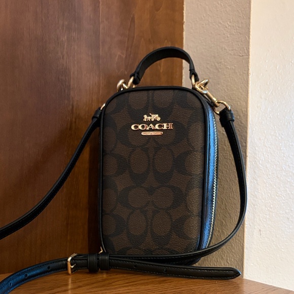 Coach Eva Phone Crossbody in Signature Canvas and Leather- NWOT - Picture 11 of 11